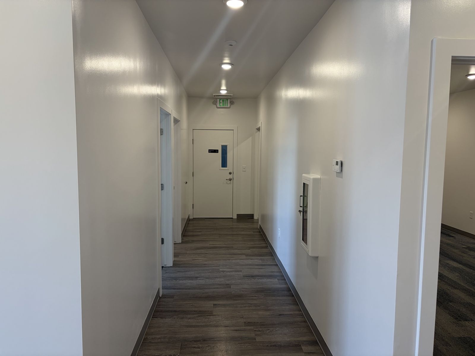 Main image 7