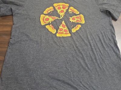 IGN Pizza Graphic T-Shirt - Men's Small, Gray with Pepperoni Pizza Design