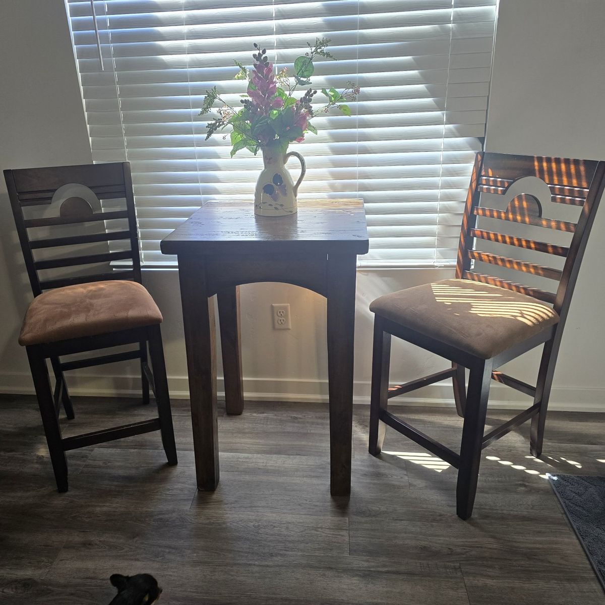 Table 2 chairs
