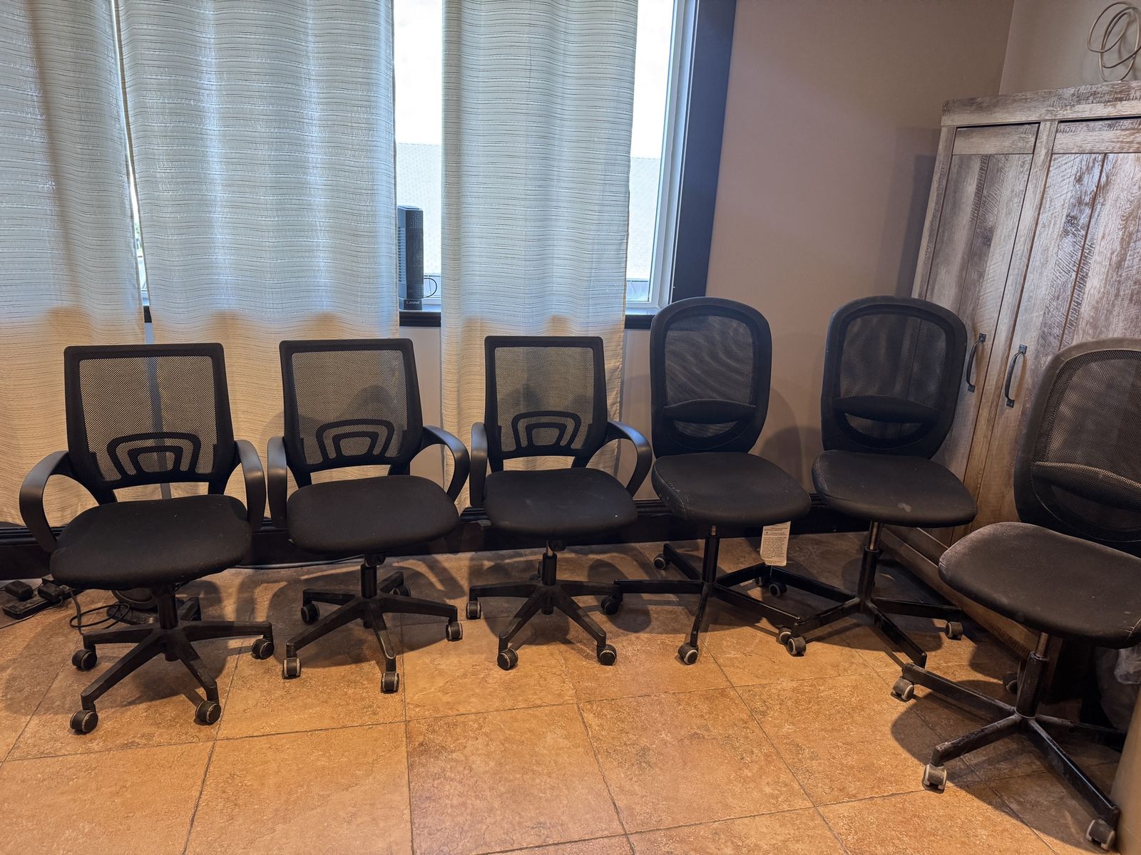Black Mesh Rolling Office Chairs