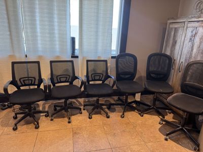 Black Mesh Rolling Office Chairs