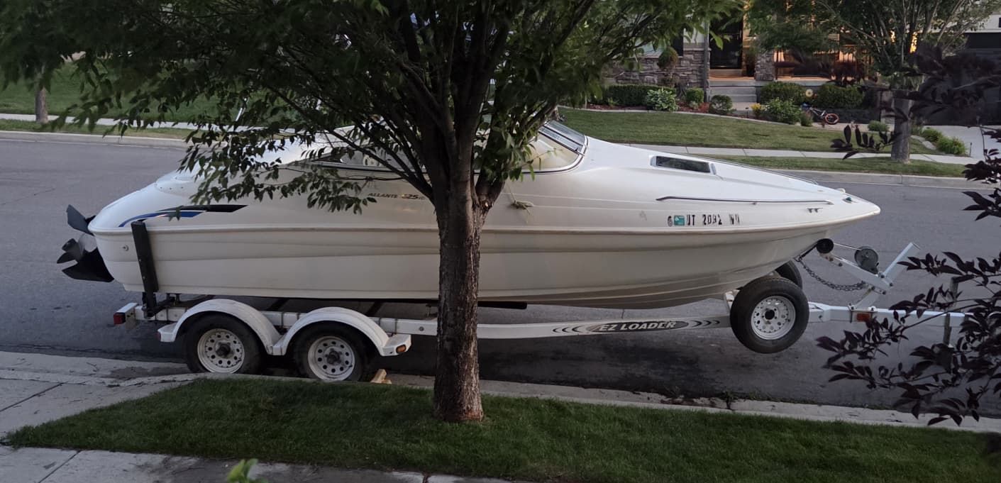 1998 Campion Allante 625 VRi — 20.5 ft — Mercruiser 5.0 — New Upholstery