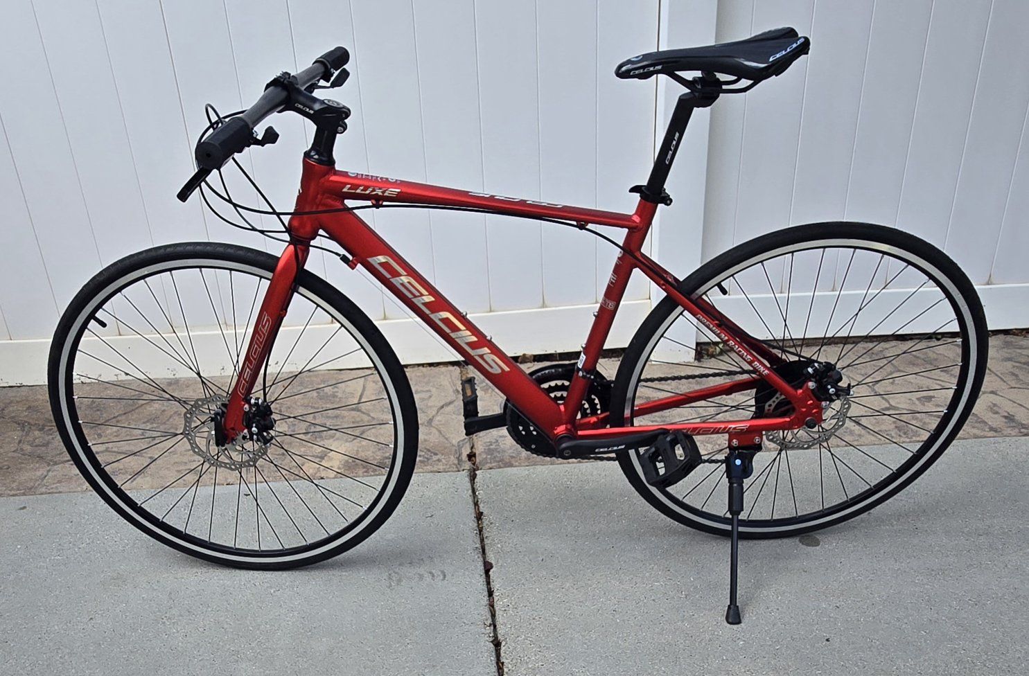Celcius Road Bike, like new, Shimano 21-speed, lightweight