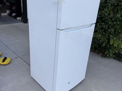 Frigidaire White Top Freezer Refrigerator - New, Scratch & Dent