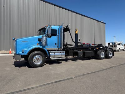 2016 Kenworth T800 Hooklift Truck