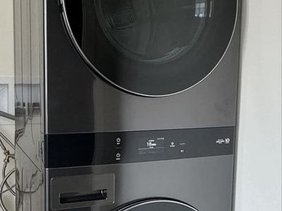 LIKE NEW LG THIN Q washtower,free Delivery