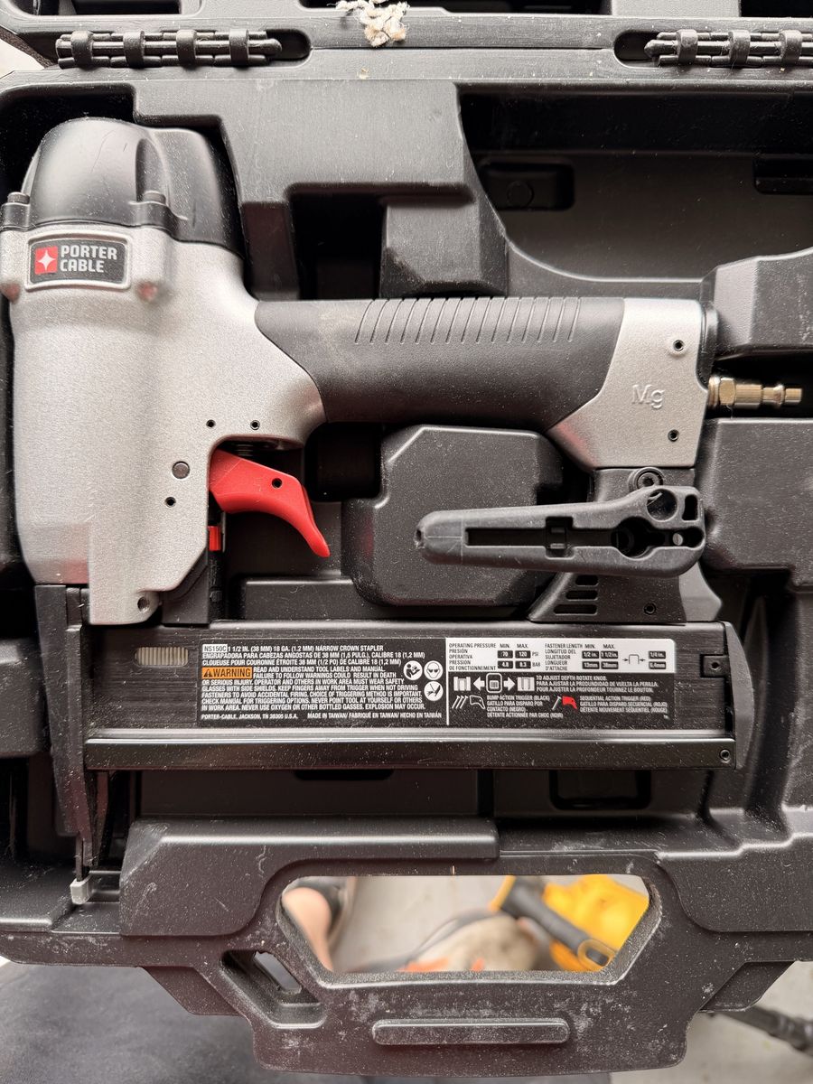 Porter Cable narrow 1 1/2” crown stapler