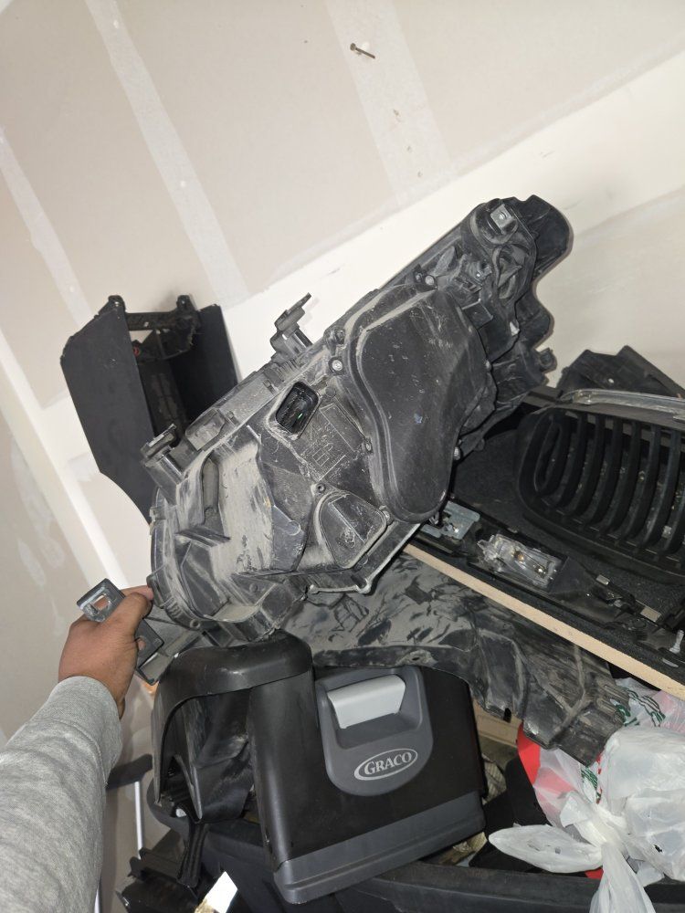 Main image 3