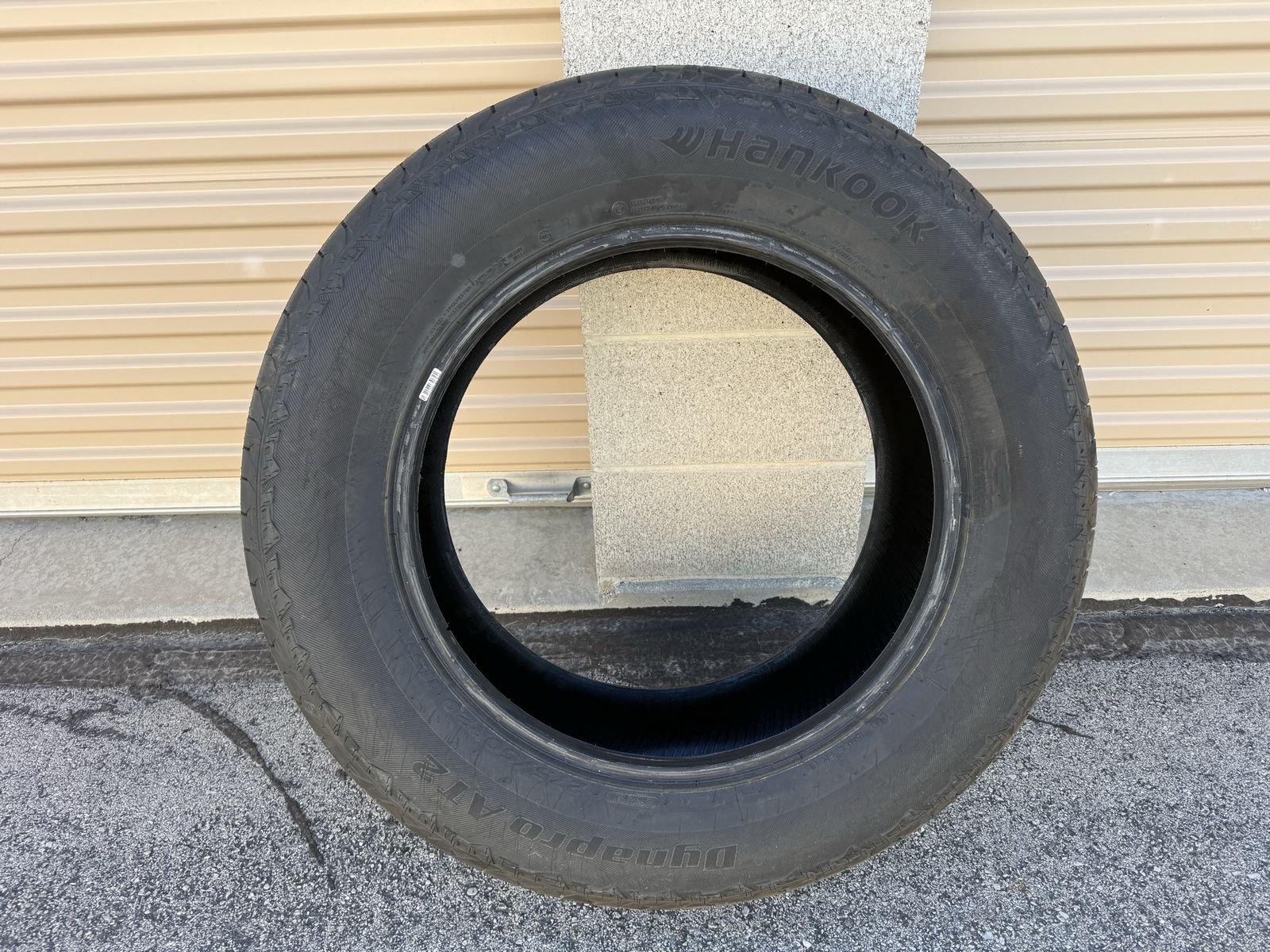 Hankook Dynapro AT2 275/60R20 All-Terrain Tire - Set of 4