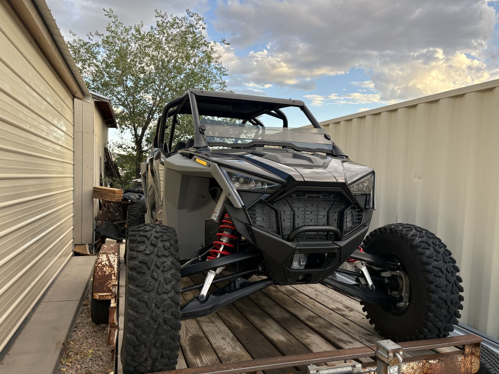 2022 Polaris RZR Turbo R4 UTV - 800 Miles, Roof, Detachable Windshield, Dynojet Upgrades