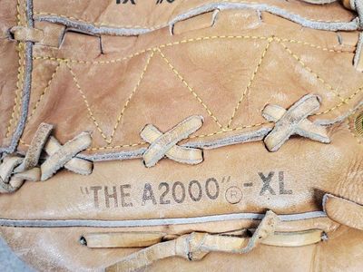 Vintage Wilson A2000 Leather Baseball Glove - LHT Left Hand Throw