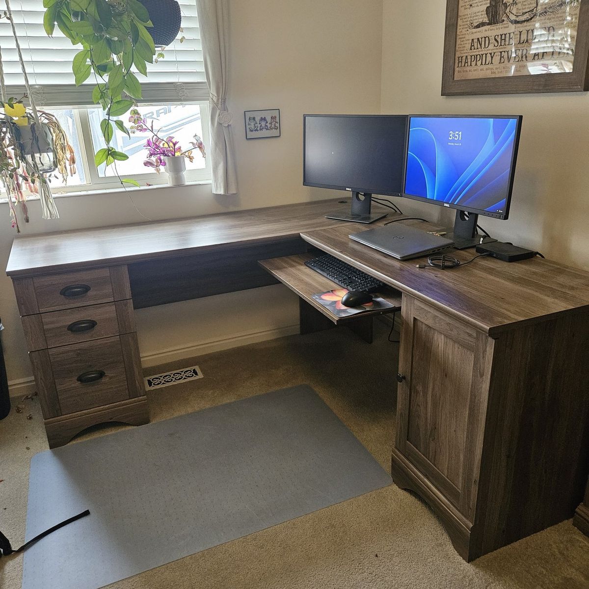 Free corner computer desk