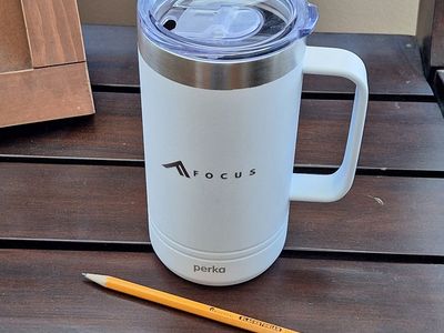 Perka Wayfarer double walled 18/8 stainless steel vacuum tumbler mug holds 24 oz - with handle