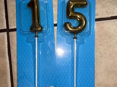 Gold Number Cake Toppers - Numbers 1 & 5 (New)