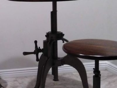 Rare bar table and stools.must go cheap