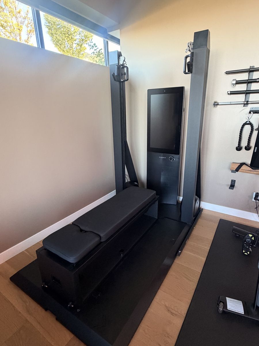 OxeFit XS1 Peak Smart Home Gym + Full Peak Accessory Kit – Lightly Used 