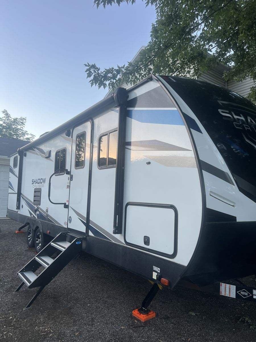 2022 Shadow Cruiser 280QBS King Bed