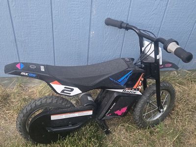 Razor MX125 Dirt Rocket Electric Motorcycle - Kids' Electric Ride-On Bike