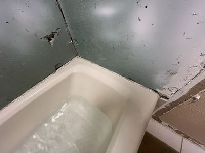 Sterling Bath tub left drain 60”x 36”x16”