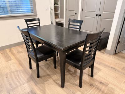 Kitchen Table & 4 Chairs