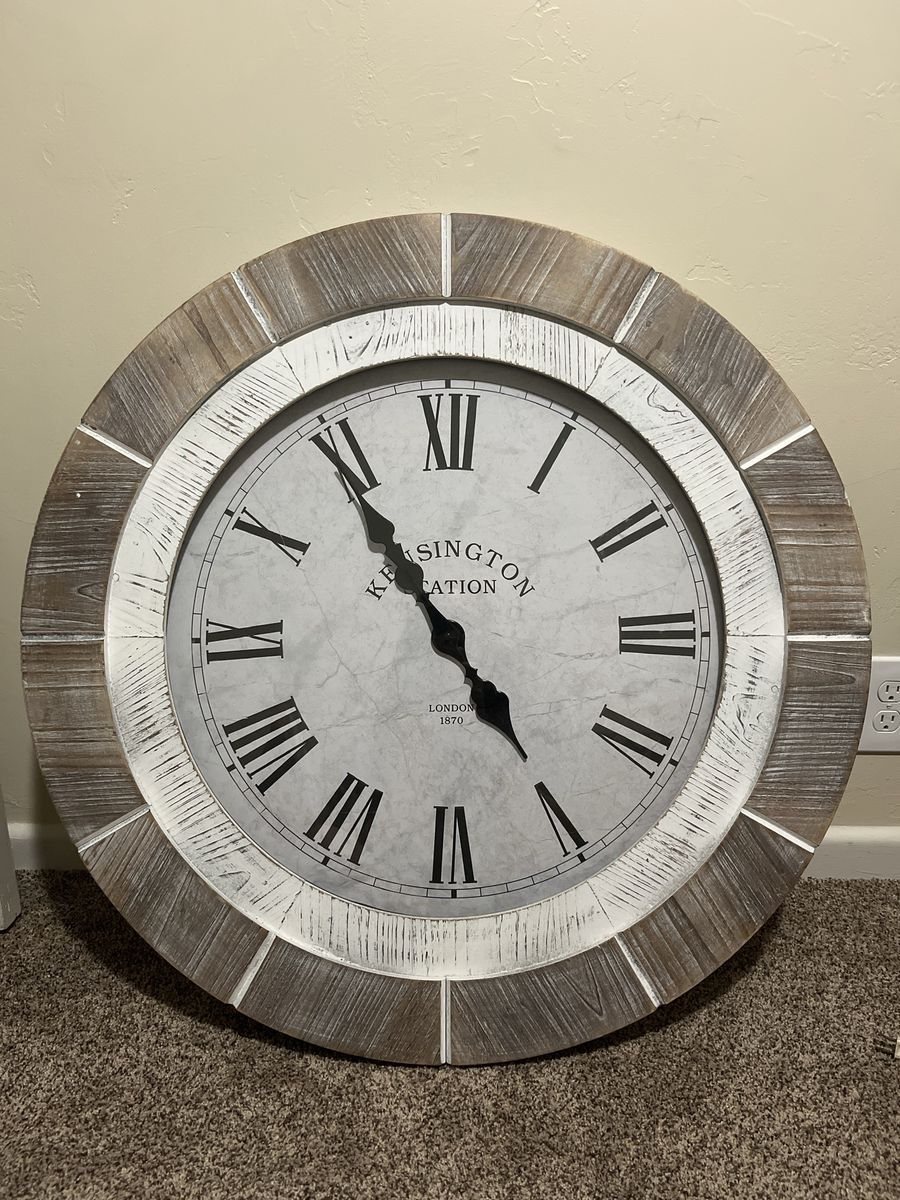 Hobby Lobby Kensington Station Large Rustic Wall Clock 32x32 Inch Wood Frame
