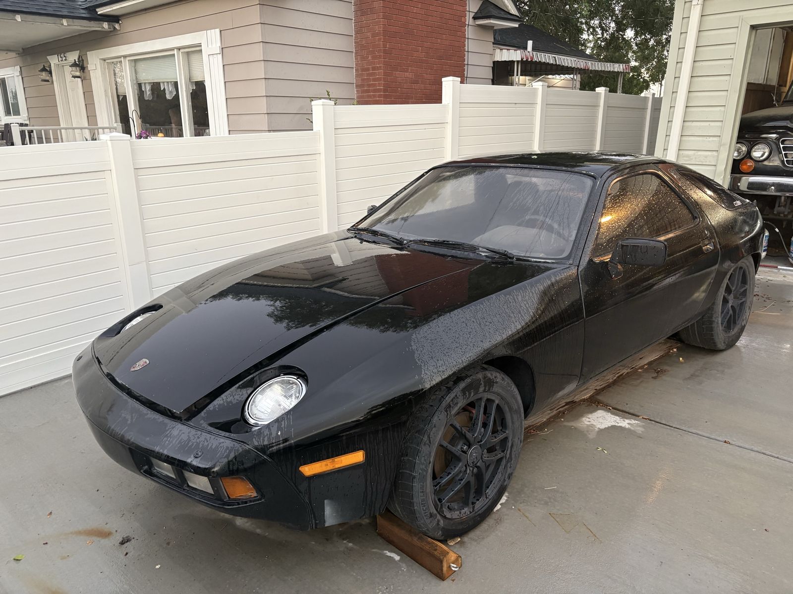 1982 Porsche 928 Black Project Car / Restoration 