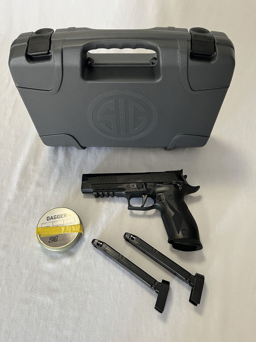 SIG SAUER X-Five CO2 Air Pistol 20 Round (AIR-X5-177-BLK) w/Extra Mag, Case & Pellets