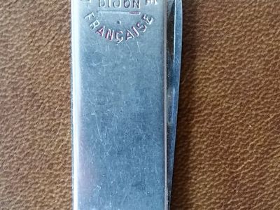I have for sale a gentleman's advertising pocket knife..............