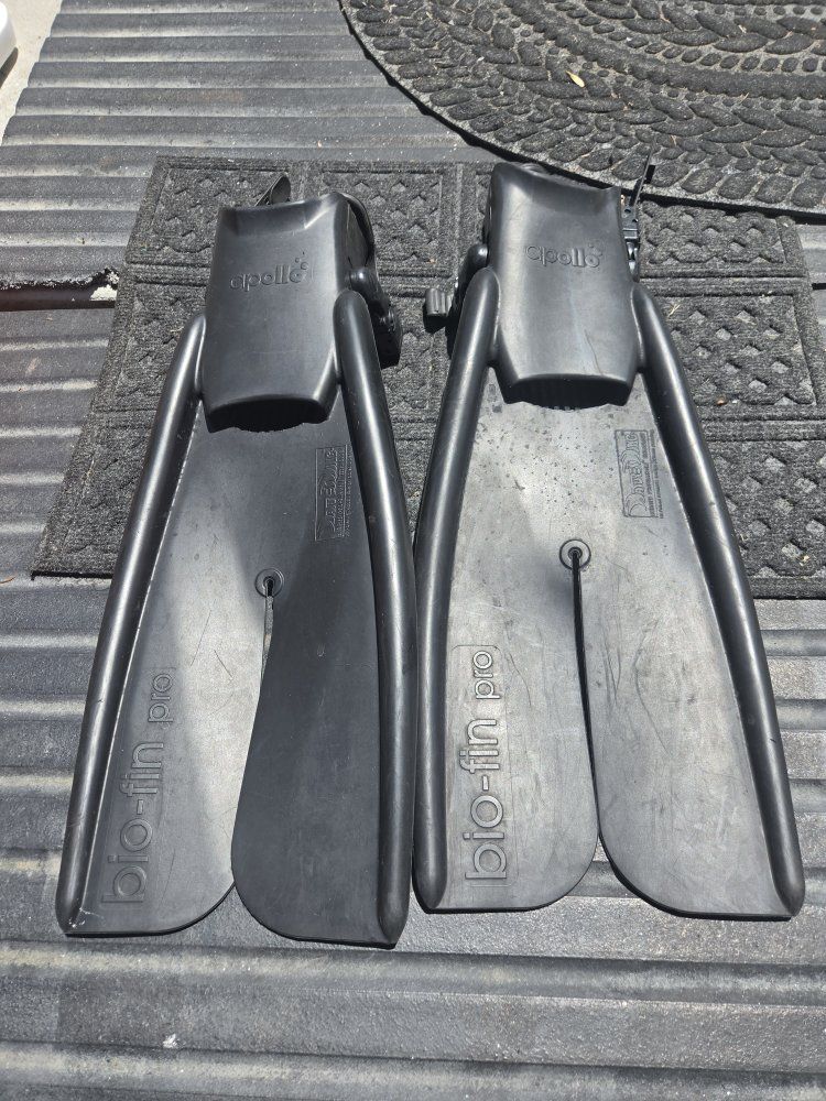 Apollo Bio-Fin Pro Diving Fins - Black, Adjustable Straps