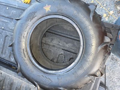 Brand new paddle tires