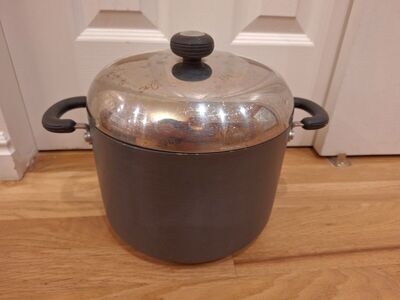 Circulon 8 Quart Pot Pan with Lid Nonstick Soups Stews Large