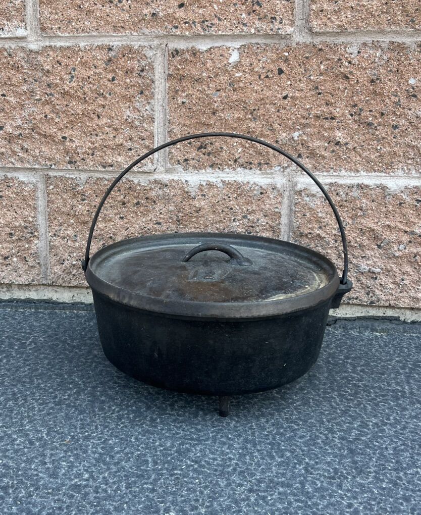 Footed Cast Iron Dutch Oven Lodge 12 CO D USA