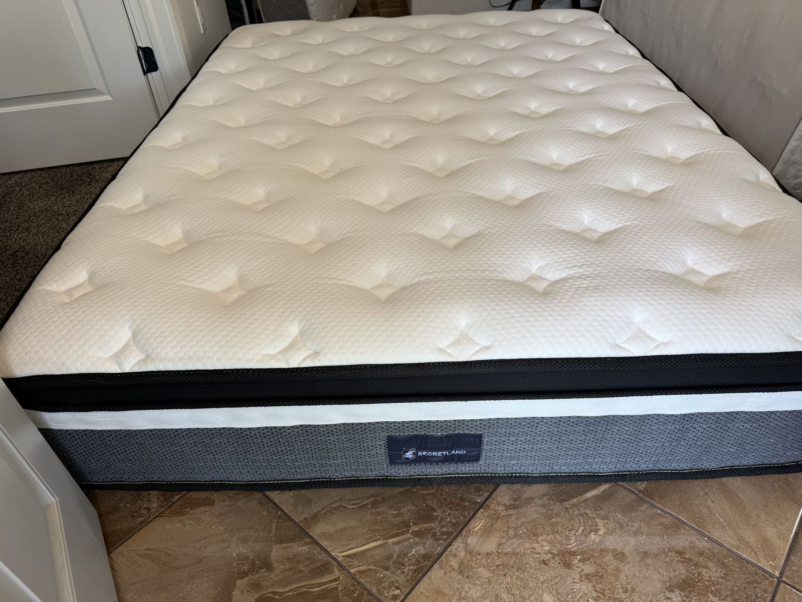 SECRETLAND Pillow Top Mattress like new $100
