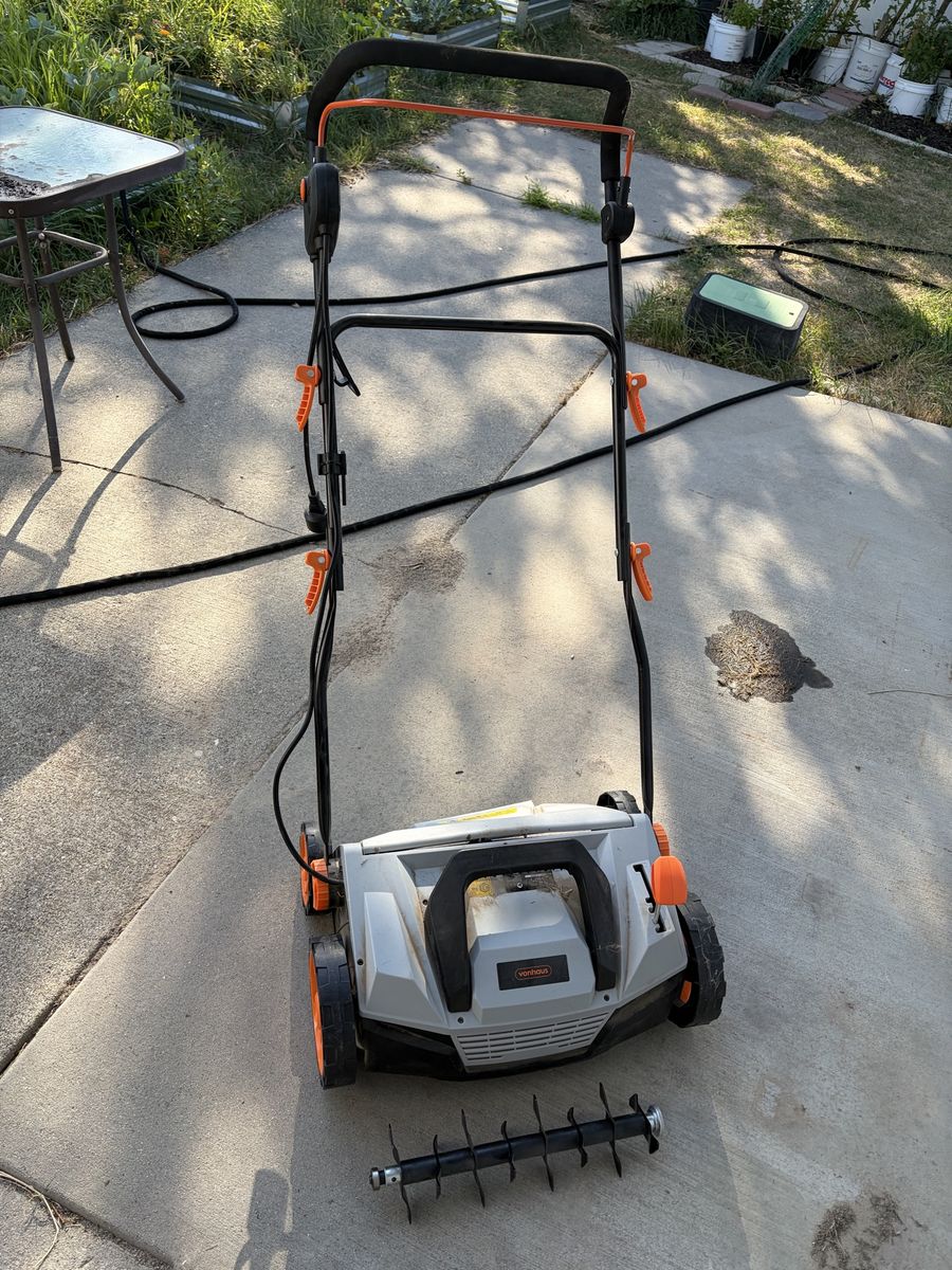 VonHaus Electric Lawn Dethatcher and Scarifier with Extra Cylinder Attachment