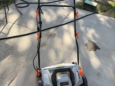 VonHaus Electric Lawn Dethatcher and Scarifier with Extra Cylinder Attachment
