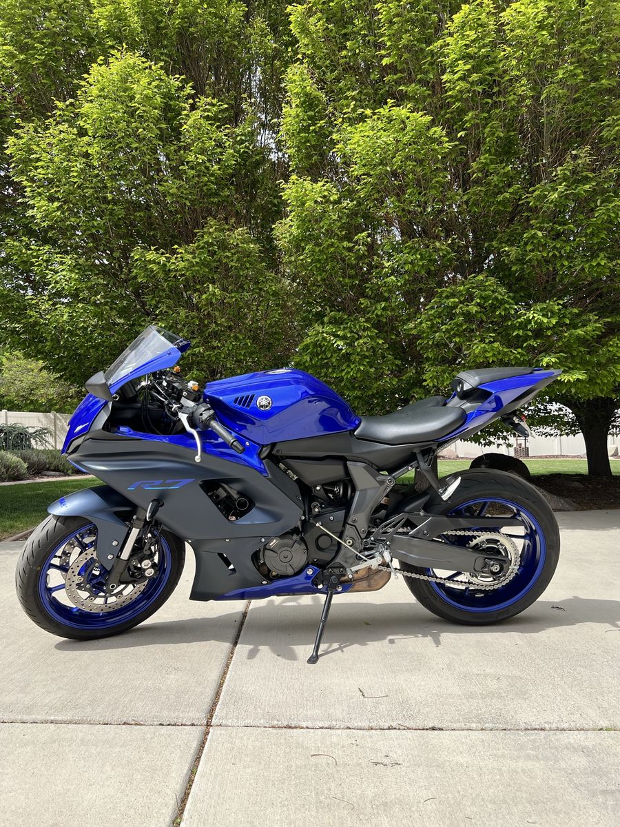 2022 Yamaha R7 – 1,844 Miles – Like New