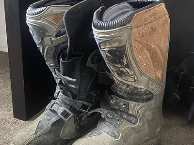 Thor Dirt Bike Boots