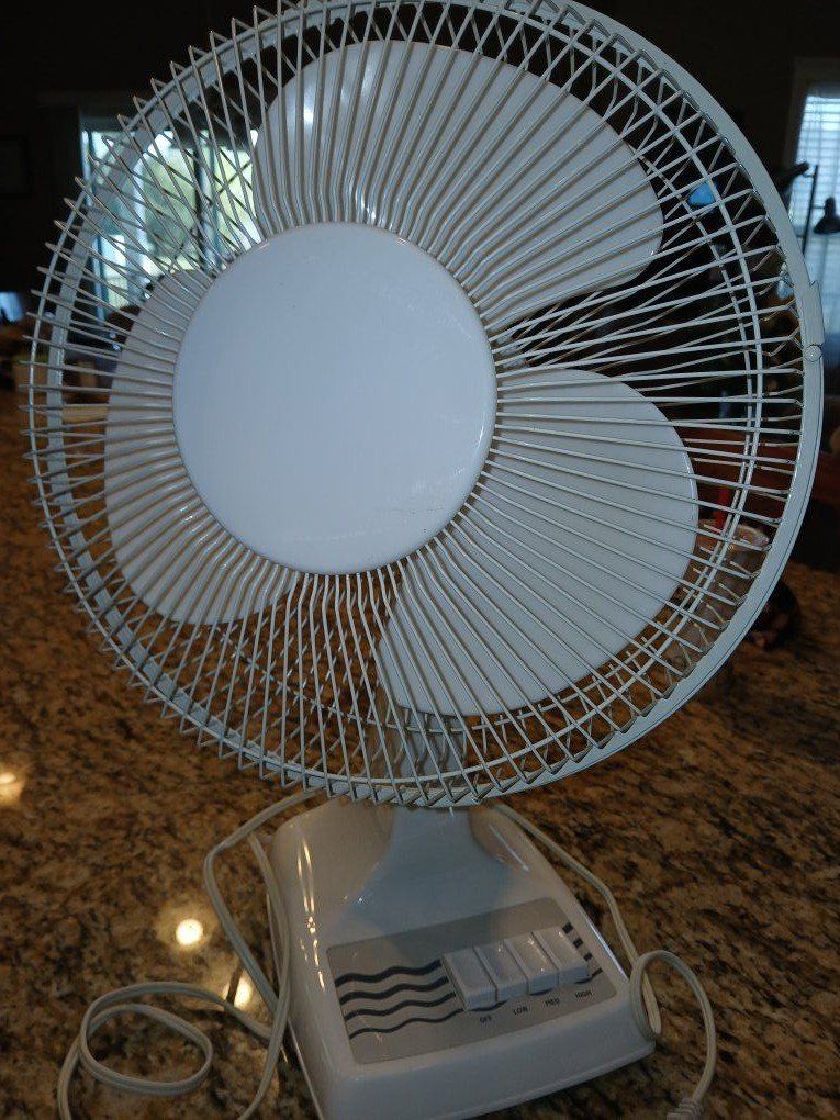 Free Standing Oscillating Fan