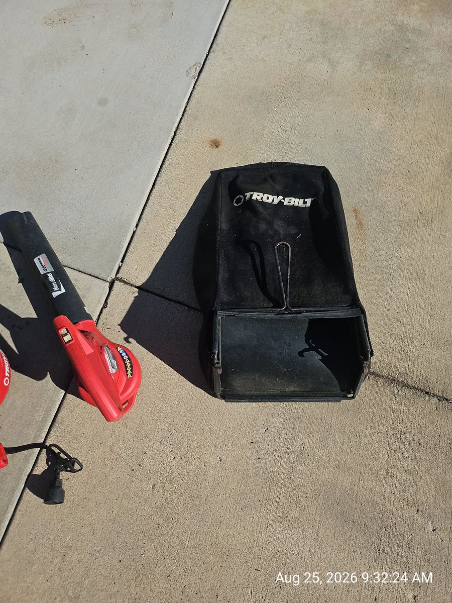Troy-Bilt 21 Inch Lawn Mower Bagger