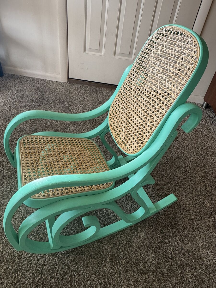 Vintage Children’s Rocking Chair – Thonet Bentwood