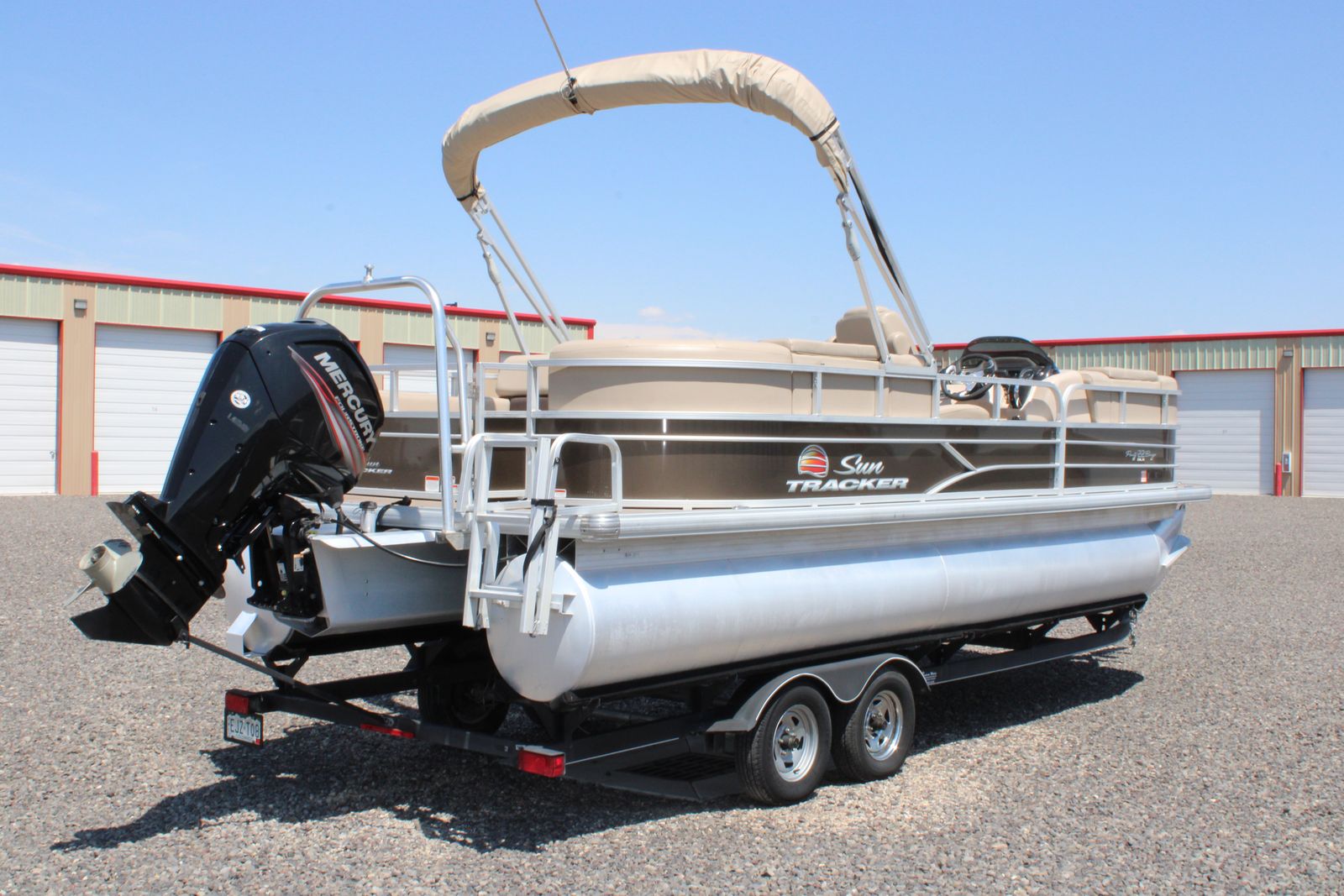 2019 Suntracker Party Barge 22 RF DLX ( Awesome Pontoon Boat! )