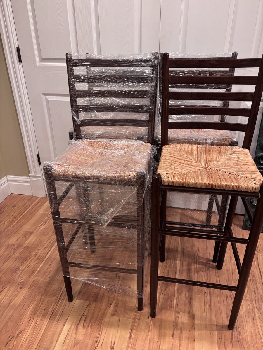 Amazing Set Of 4 Pottery Barn BAR HEIGHT Barstools