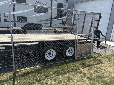 Chain Link Dog Kennel Enclosure with Built-in Gate Panel