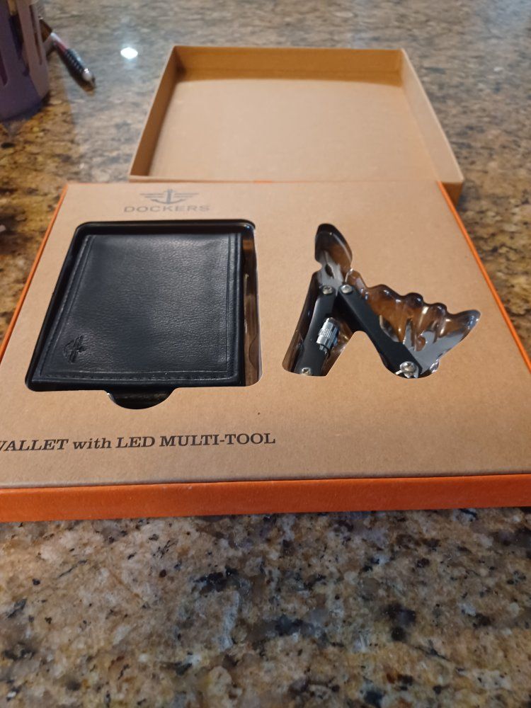 DOCKERS Black Wallet with LED Multi-Tool - New in Box
