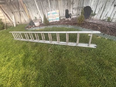 24 foot aluminum industrial extension ladder has a 300 lb load capacity