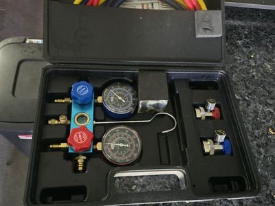 Unbranded AC Manifold Gauge Set with Hoses & Couplers in Hard Case