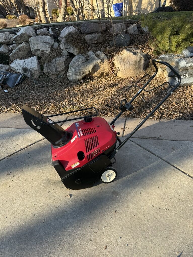 Honda HS520 Snowblower
