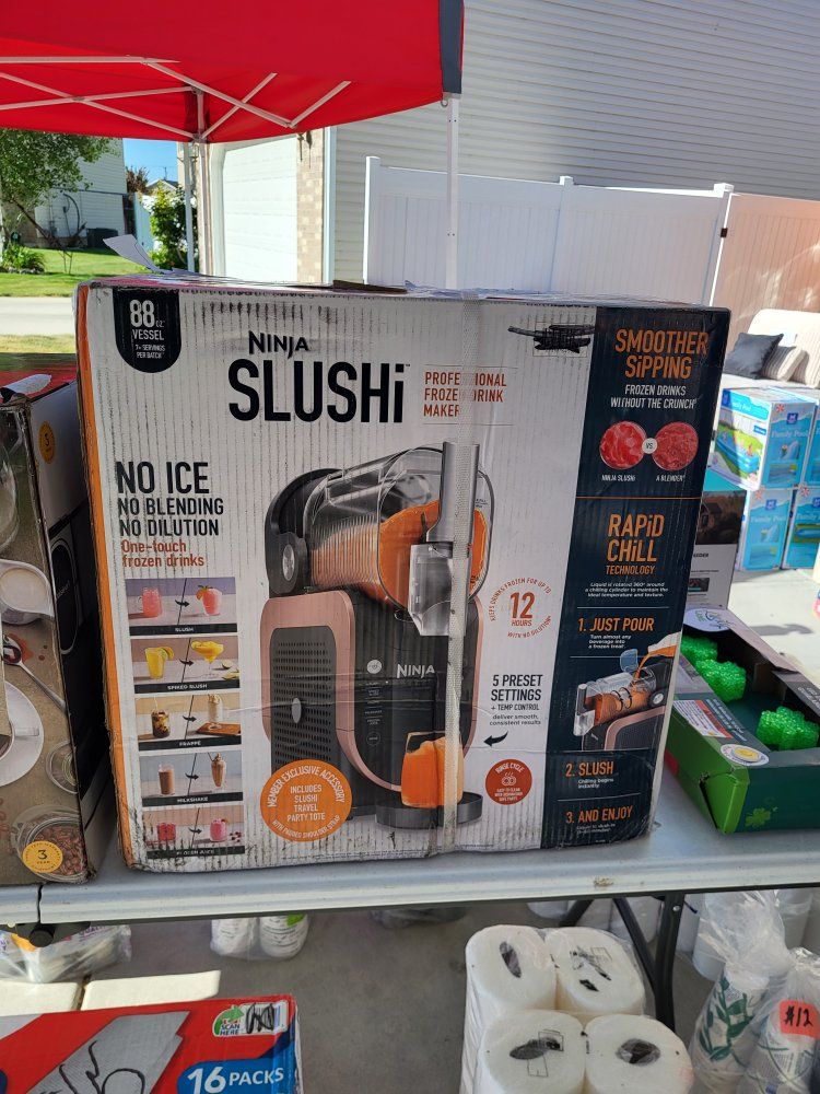 Ninja Slushie 88oz Professional 
Qty-1
