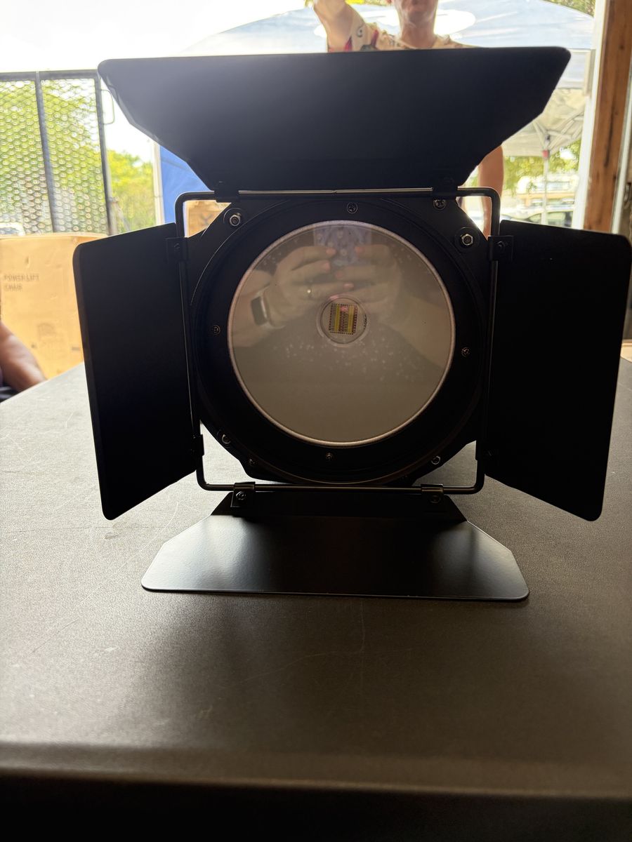 LED Stage Light COB Par Light with Barn Doors and DMX Control