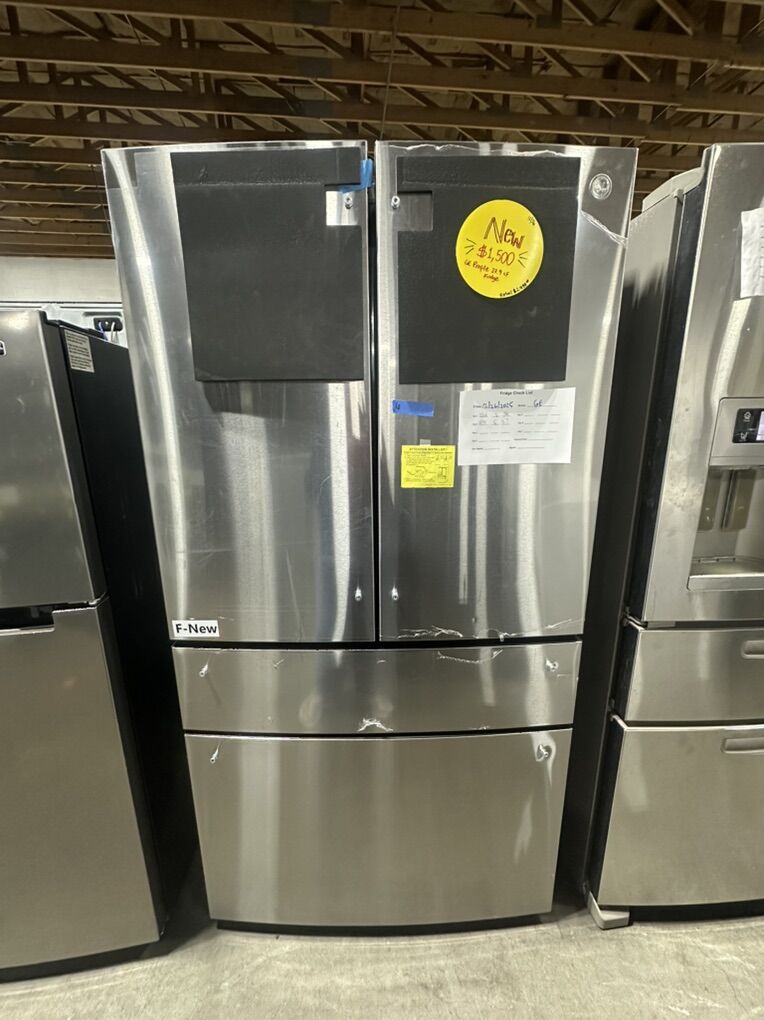 SPARKLING BRAND NEW GE PROFILE 4-DOOR FRIDGE